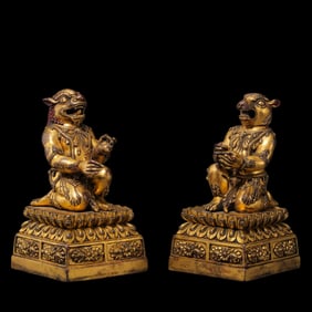 A pair, china Ming Dynasty gilt Bronze Buddha statues