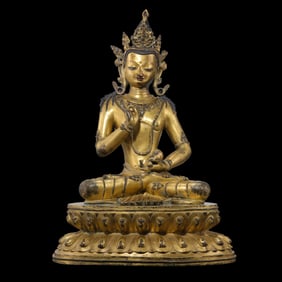 Bronze gold Buddha sitting statue in Qianlong period of Qing Dynasty, china