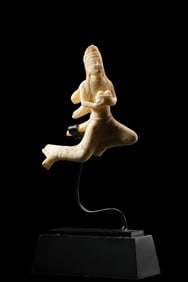 Chinese Tang Dynasty white marble flying statue