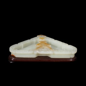 Chinese Qing Dynasty Hetian jade triangle washbasin