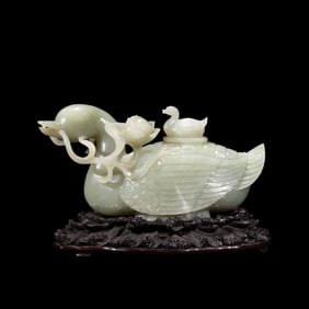 Chinese Qing Dynasty Hetian jade duck