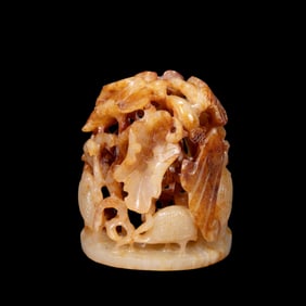 Chinese Liao Dynasty white jade red stained hat top