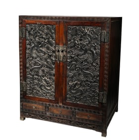 Chinese Qing Dynasty Huanghuali wood dragon pattern cabinet