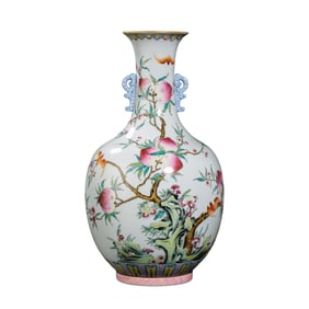 Chinese Qing Dynasty Qianlong period pink enamel peach pattern double-handled appreciation vase