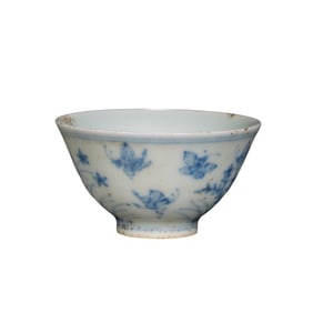 Chinese Ming Dynasty Chenghua period blue and white butterfly pattern bowl