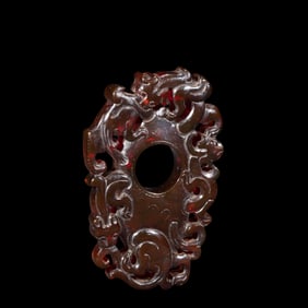 Chinese Han Dynasty agate dragon-patterned chicken heart pendant