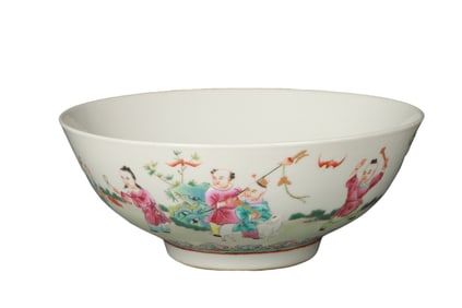 Chinese Qing Dynasty powder Bowl with colorful baby playing pattern
