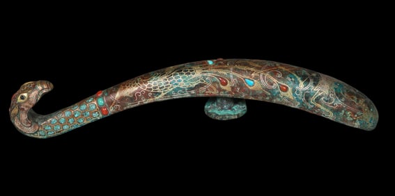 China Warring States Period gold and silver inlaid gemstone belt hook