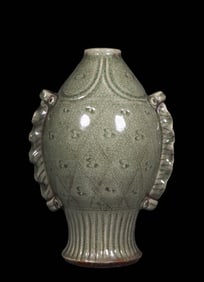 China Ming Dynasty Longquan fish bottle
