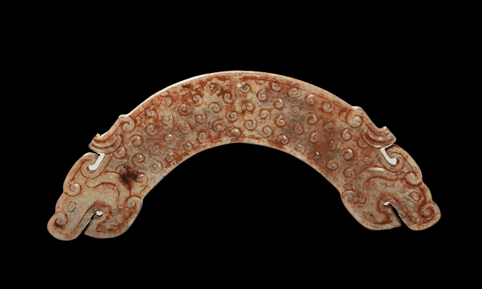 Double dragon jade pendant from the Spring and Autumn Period, China (1 of 9)
