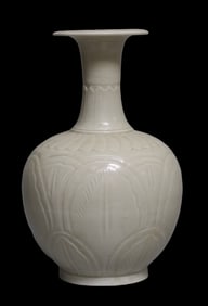 White porcelain long-necked vase with carved floral patterns from the Ding ware, Northern Song