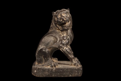 Chinese Tang Dynasty bluestone lion seated statue