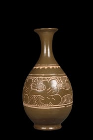 Yuhuchun vase with carved floral pattern from the Song dynasty, China