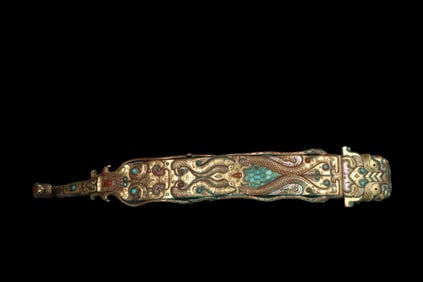 Gold and silver inlaid gemstone belt hook from the Warring States period, China