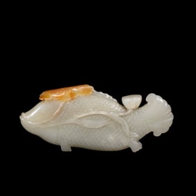 Chinese Qing Dynasty Hotan white jade fish
