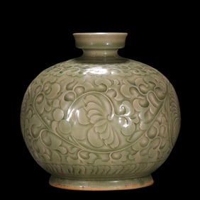 Yaozhou ware carved flower patterns of lulu bottle, late Tang and Five Dynasties, China