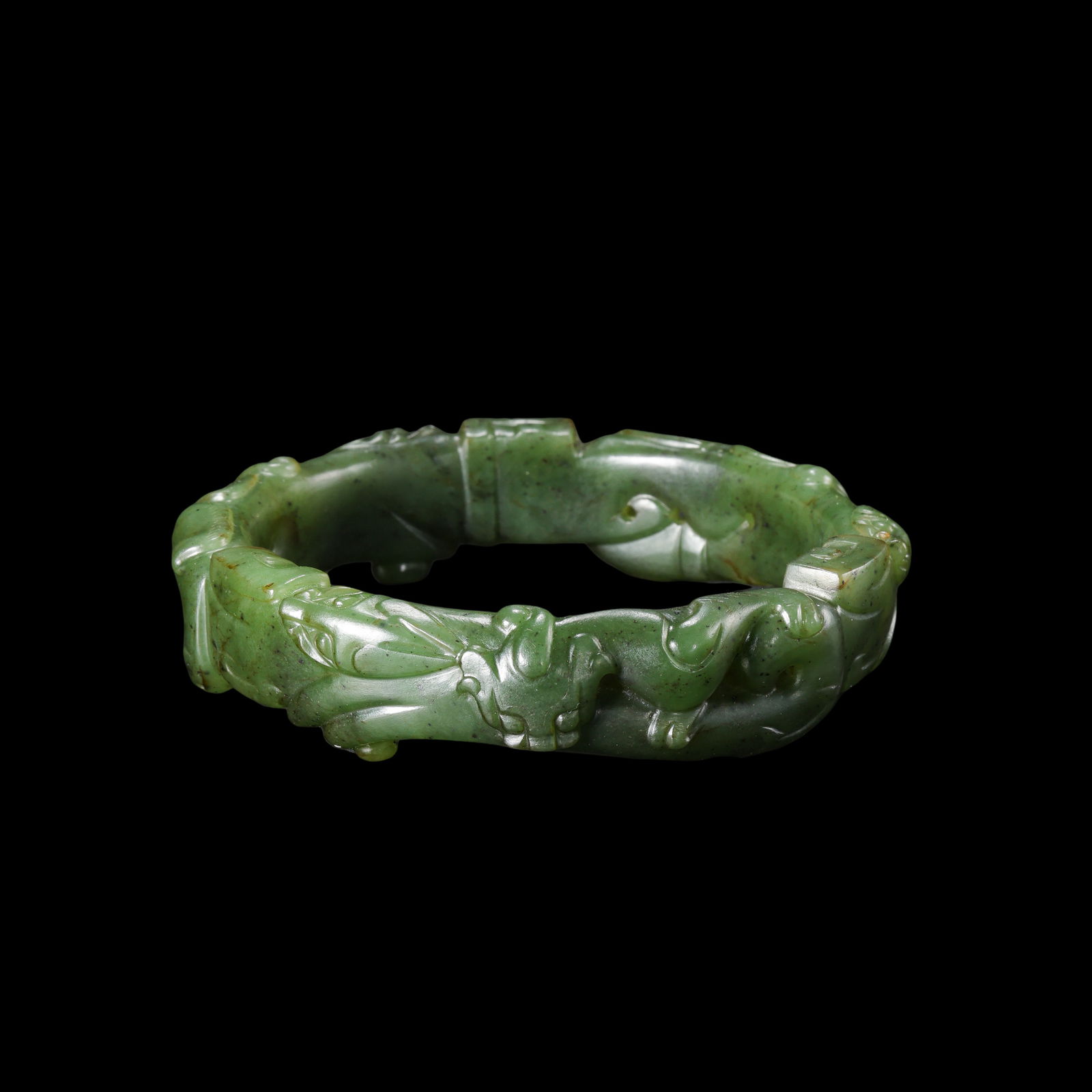 CHINESE QING DYNASTY HOTAN JADE DRAGON PATTERN BRACELET