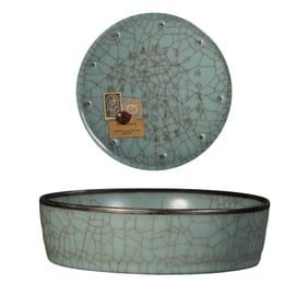 WATER CRACK CIRCULAR WASHING OF GREEN GLAZE IN GUAN WARE OF SOUTHERN SONG DYNASTY, CHINA (QIANLONG