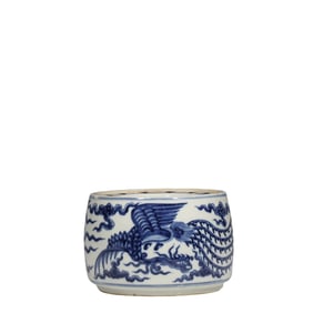 CHINESE MING XUANDE PERIOD BLUE AND WHITE PHOENIX PATTERN CRICKET CAN