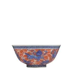 BLUE AND WHITE SEA ANIMAL PATTERN BOWL WITH BRIGHT RED GLAZE IN QIANLONG PERIOD OF QING DYNASTY,