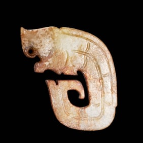 JADE DRAGON IN WESTERN ZHOU DYNASTY, CHINA