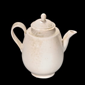 CHINESE TANG DYNASTY WHITE PORCELAIN HANDLE POT