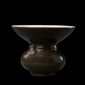 Zibo slag bucket of Gongxian kiln in Tang Dynasty, China