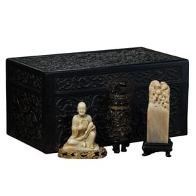 Chinese Qing Dynasty Hibiscus Stone Figure Seal Crystal Covered Vase Rosewood Treasure Box
