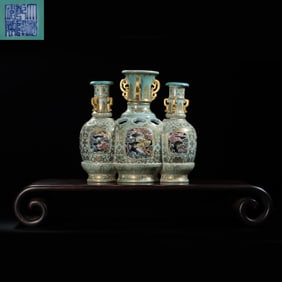 Chinese Qing Dynasty Qianlong Period Gilded Triple-linked Rotating Vase