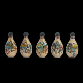 A group of snuff bottles with human figures from the Qianlong period of the Qing Dynasty