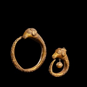 A set of ancient Persian culture pure gold sheep jewelry
