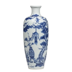 Chinese Qing Dynasty Yongzheng period blue and white vase