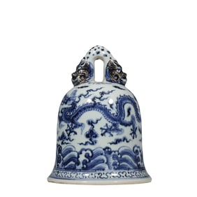 Blue and white dragon-patterned chime bells from the Xuande period of the Ming Dynasty, China