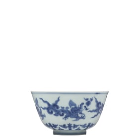 China Ming Chenghua period blue and white auspicious animal pattern bowl