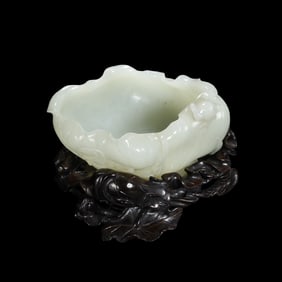 Chinese Qing Dynasty Hetian White Jade Lotus Wash