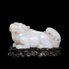 Chinese Qing Dynasty Hetian White Jade Auspicious Beast
