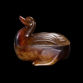 Chinese Han Dynasty duck-shaped jade lidded box