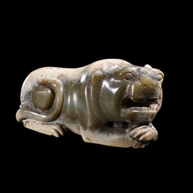Chinese Han Dynasty Jade Bear