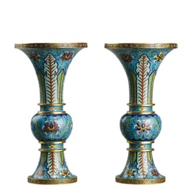 A pair of copper-based cloisonné enamel flower vases from the Qianlong period of the Qing Dynasty,