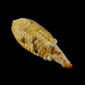 Chinese Qing Dynasty Xiuyan Jade Corn Hand-held Piece