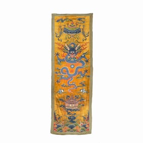Chinese Qing Dynasty dragon pattern silk hanging screen