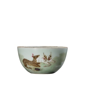 Chinese Qing Dynasty Qianlong period Famille rose cup with double deer pattern