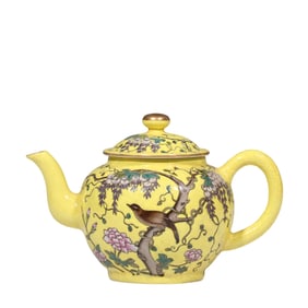 Yellow glaze and enamel flower and bird pattern pot, Qing Dynasty, China