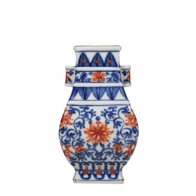 Chinese Qing Dynasty Qianlong period blue and white alum red flower pattern Guan Er bottle