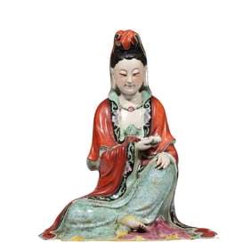 Modern Chinese famille rose statue of Guanyin in the twilight years
