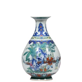 Chinese Qing Dynasty Qianlong period pink enamel jade vase with baby playing pattern