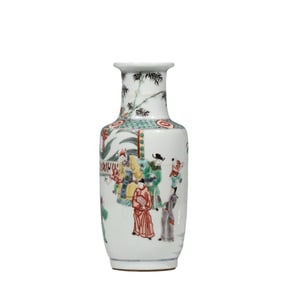 Chinese vase with story patterns from the Kangxi period of the Qing Dynasty