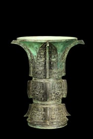 Chinese Shang and Zhou Dynasty bronze urn