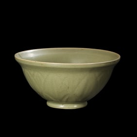Chinese Tang Dynasty Yue Kiln Celadon Lotus Petal Bowl
