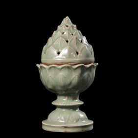 Chinese Southern Song Dynasty Longquan kiln green glaze incense burner